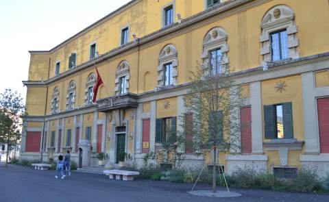 Gripi i Shpendeve ne Shqiperi: Konfirmohen rastet e para, 3 vatra te zbuluara